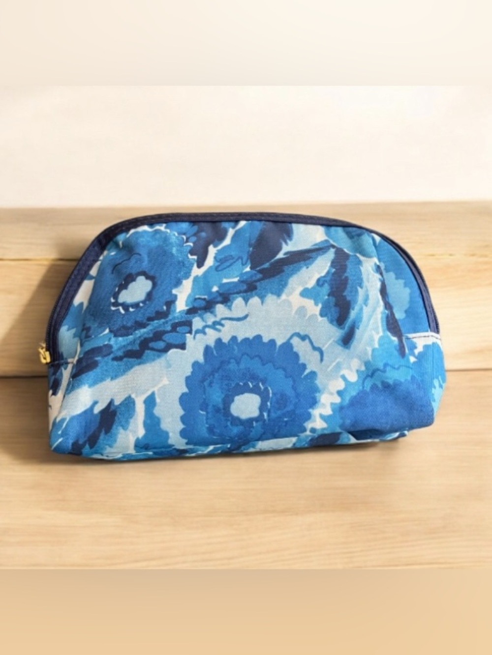 2/$25 NEW Estée Lauder Blue Watercolour Floral Wave Pattern Cosmetic Makeup Bag